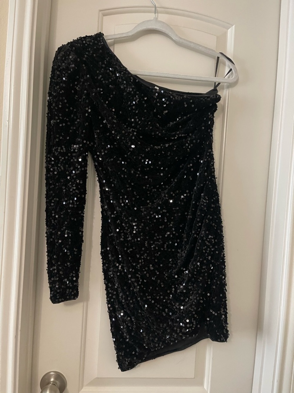 Black One-Shoulder Sequin Dress with Long Sleeve